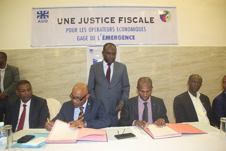 image Finances publiques Signature d'un protocole d'accord entre les Douanes et l'AGID